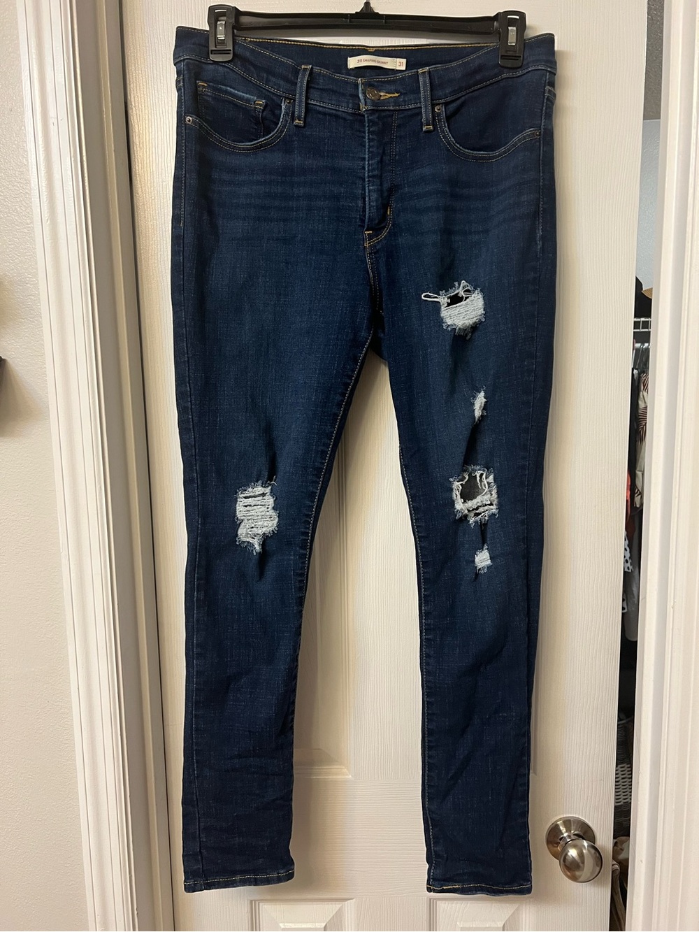 Levi’s 311 Shaping Skinny Jeans Size 31 Dark Wash Distressed